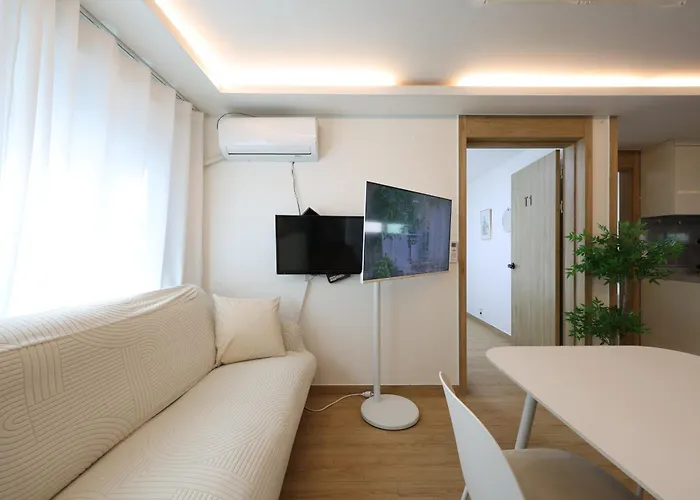 Hongdae T House *